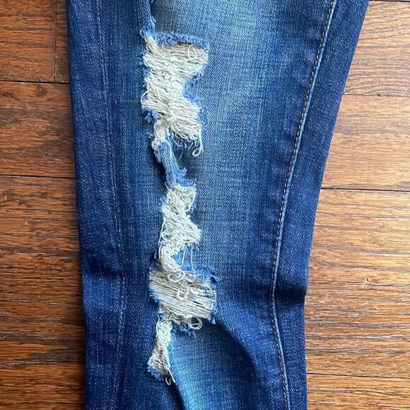 Blank NYC Distressed Skinny Classique Jeans - Picture 4 of 9